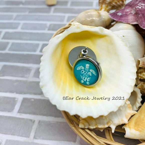 Hand Crafted 12 mm Sea Turtle stud earrings - Picture 2 of 7